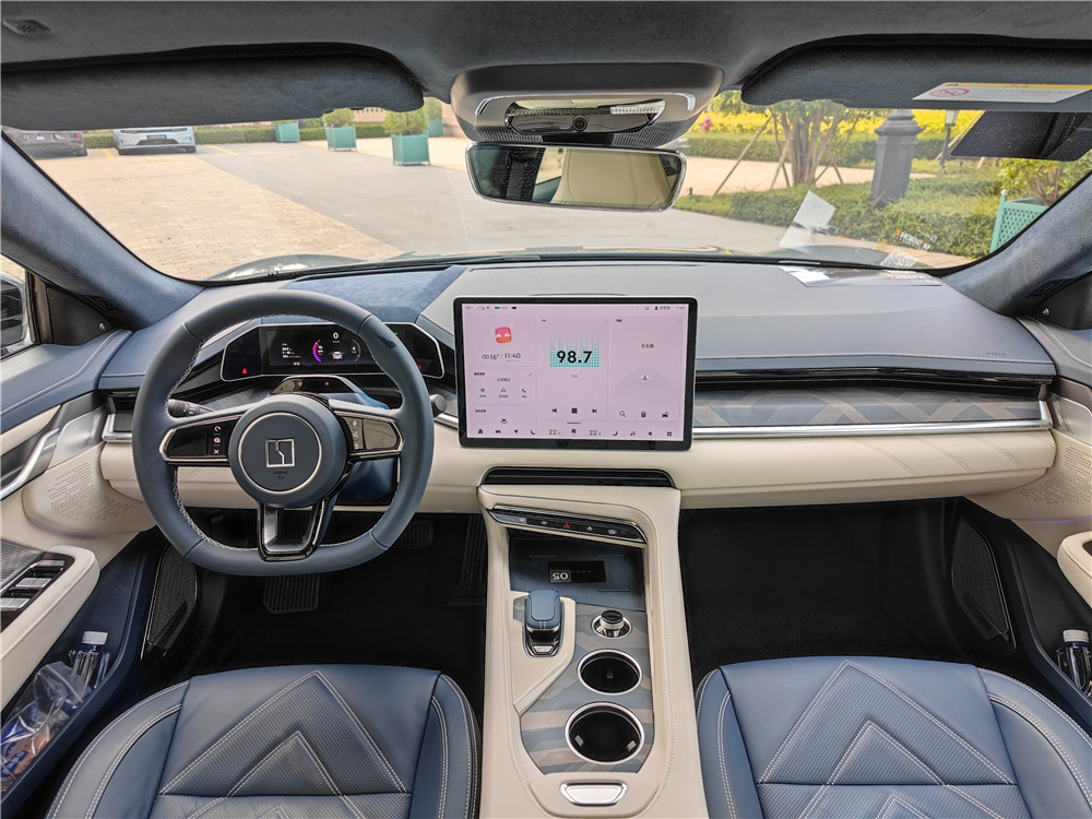 内饰用料上乘,15.