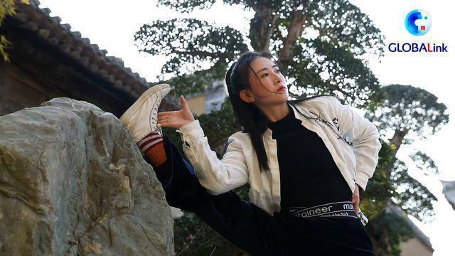 习武20余年，高校女老师十八般武器样样精通，网友震惊！_腾讯新闻