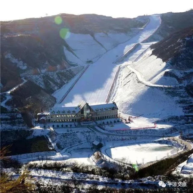 崆峒古镇滑雪场图片