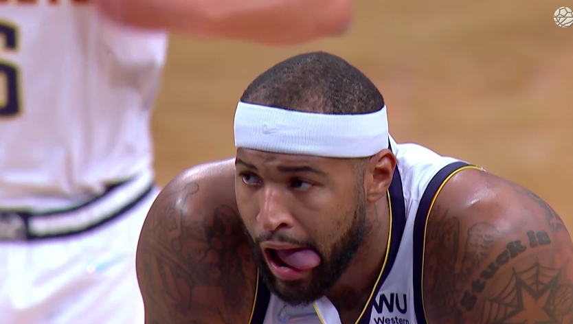 突发考辛斯不满判罚拿球砸地再吃t被驱逐考神一脸无奈快哭了