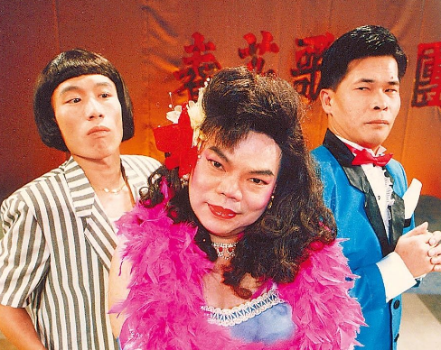 蔡头是台湾知名搞笑艺人,他不仅是主持人还是演员.