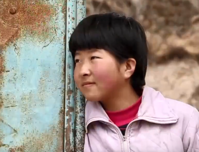 变形计丫头拒绝城市爸爸收养和爷爷相依为命19岁死于肺癌