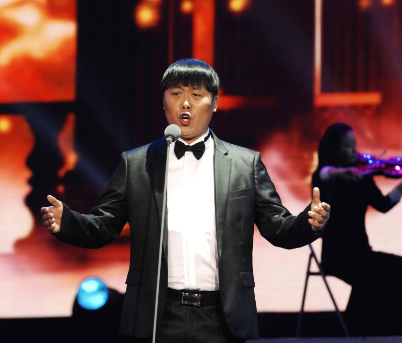 草根歌手刘大成凭星光大道走红不忘山东家乡父老