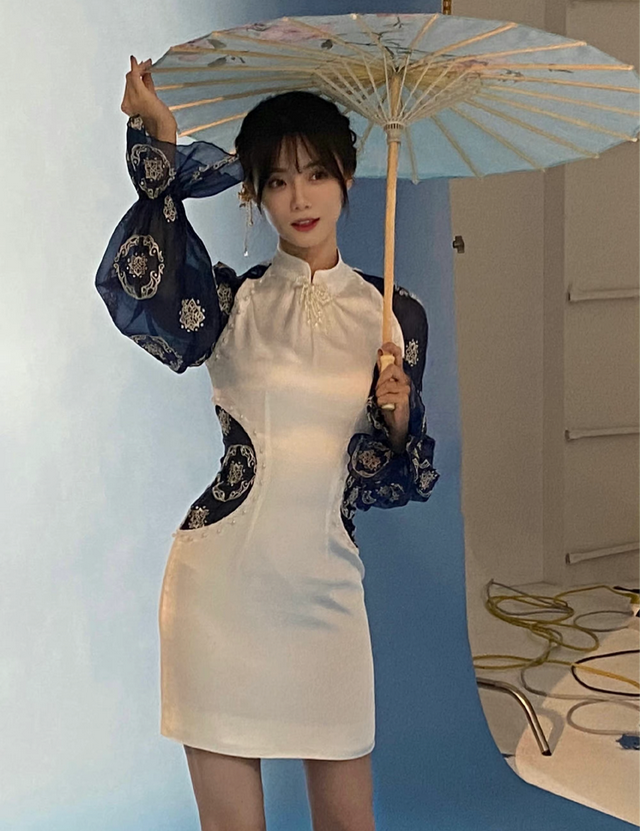 论旗袍美人我只服小钰黑白紧身旗袍大秀好身材长腿细腰太绝了