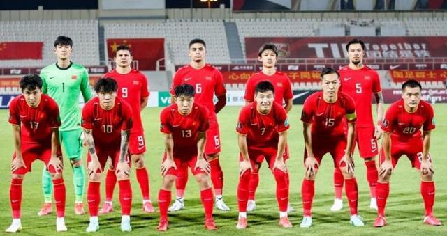 国足 国足战日本名单出炉，李霄鹏352首发仅2个悬念，英超中场首次亮相