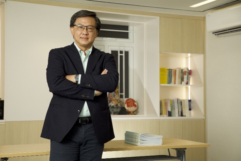 港澳委员说何君尧将在大湾区执业建议两地律师多交流