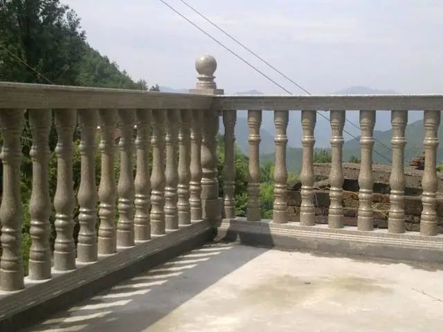 阳台栏杆是用水泥,花岗岩还是木材好?