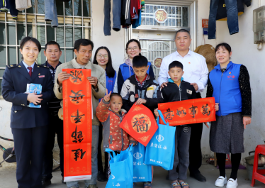 与浛洸镇乡村振兴驻镇帮镇扶村工作队对接,邀请英西中学教师谭贵飞