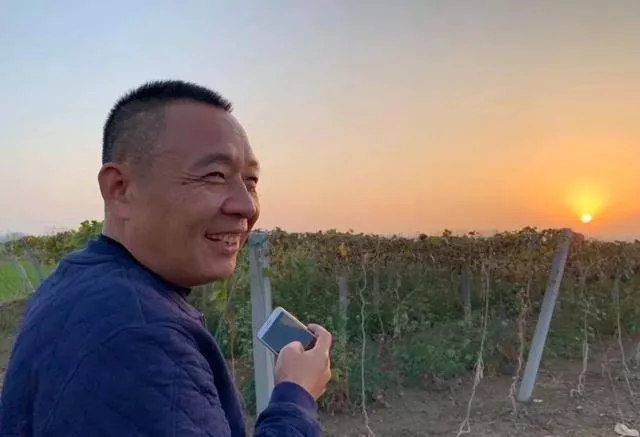 曾两次入狱的河南"土老板",凭什么让马云,雷军佩服?