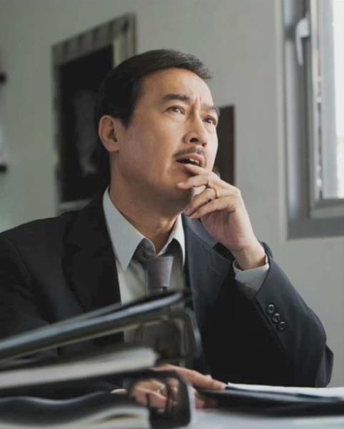 赵又廷的父亲赵树海:大嘴巴,爱说话,曾经差点"误伤"儿媳_腾讯新闻