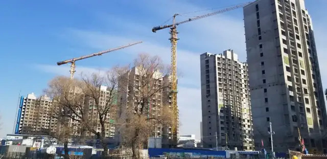 经北京市房山区青龙湖镇人民政府核实,青龙湖建业公司拆迁部王克军与