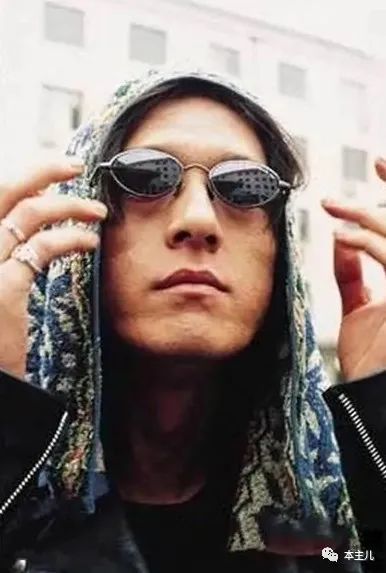 7位跳楼身亡的明星一个比一个凄凉最大47岁最小才28岁