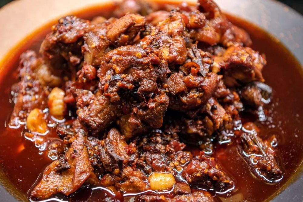 餐馆做的阳朗辣子鸡,时至今日已经成为了贵州省息烽县响亮的美食招牌