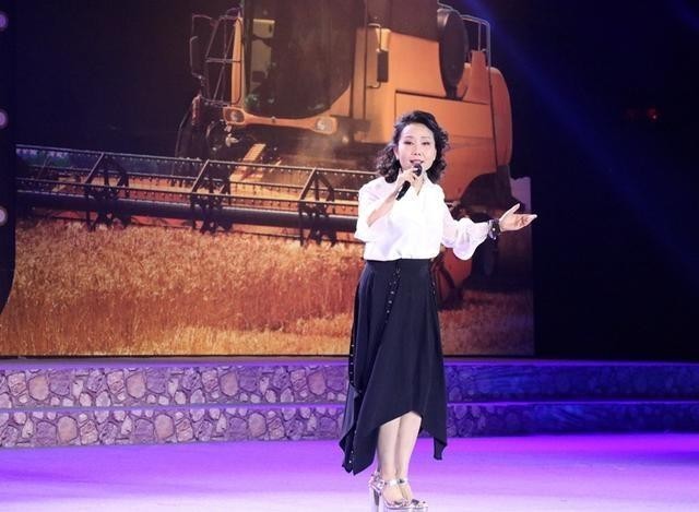 歌唱家胡月嫁陆剑民为爱放弃事业造假病历骗父亲