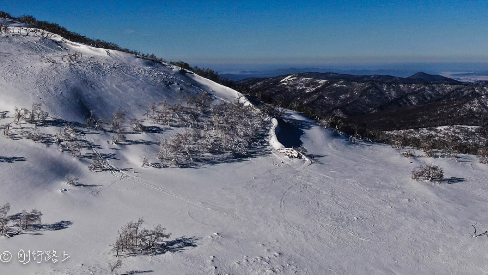 黑龙江群山之最大秃顶子山雪景迷人