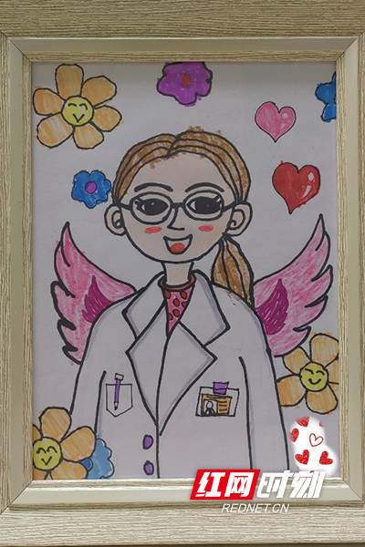 苯丙酮尿症小患者为医生手绘画像