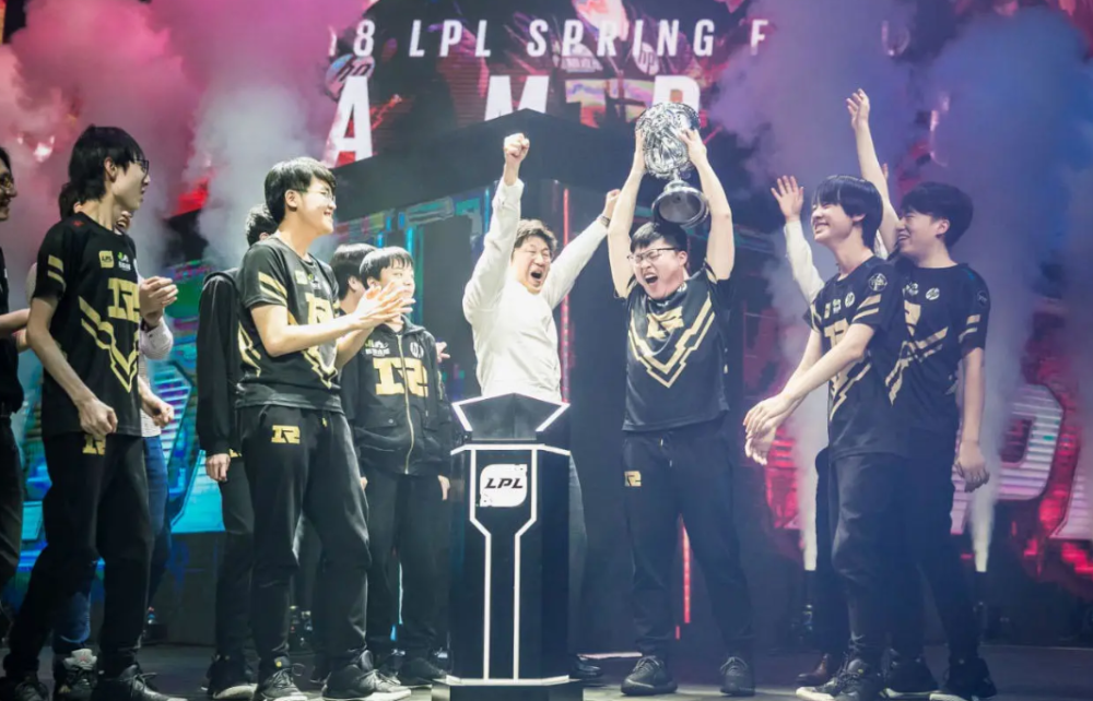 讨论一下:各位小伙伴们怎么看待包子对rng和g2这场比赛的锐评呢?