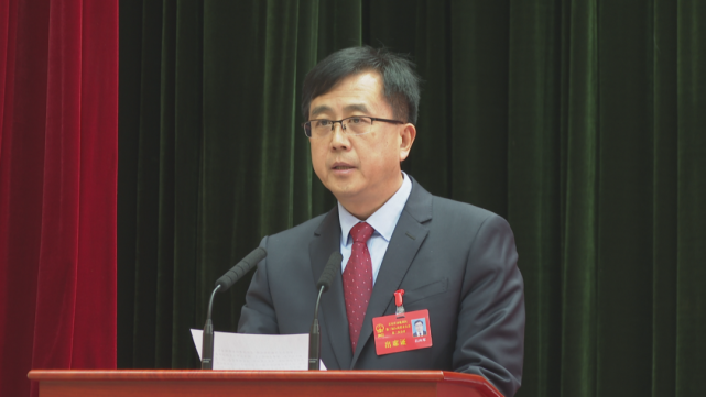 开拓创新,充分行使监督权,重大事项决定权,选举任免权等各项法定职权