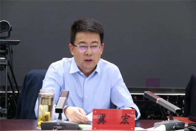 冀宏主持召开察右前旗2022年生态环境大起底 大排查 大整改 大提升