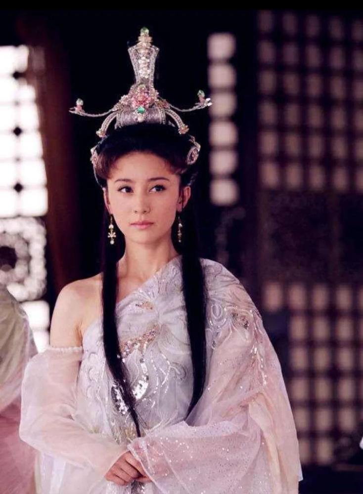 封神开启三仙姑之所以会来到西岐战场,那是因为他们的兄长赵公明的