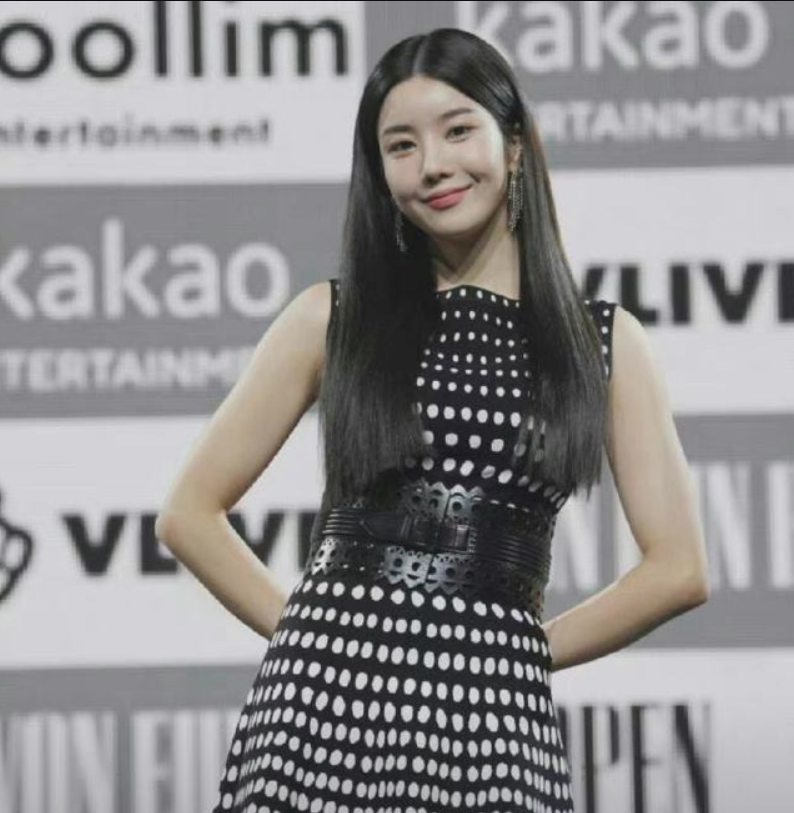 2018年,曾经因为造型问题,在日本的演唱会权恩妃险