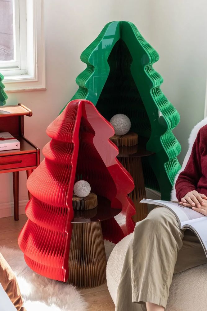 玩纸14年他做的纸沙发只有几厘米薄却能坐下54人