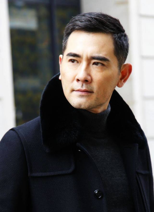 62岁赵文瑄近照曝光昔日男神光头出镜被网友称赞有男人味