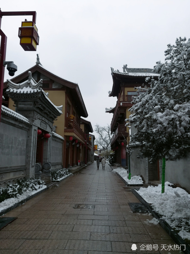 腊月新春将至,天水城的这一场苍茫大雪,让人感觉回到了梦中的古秦州