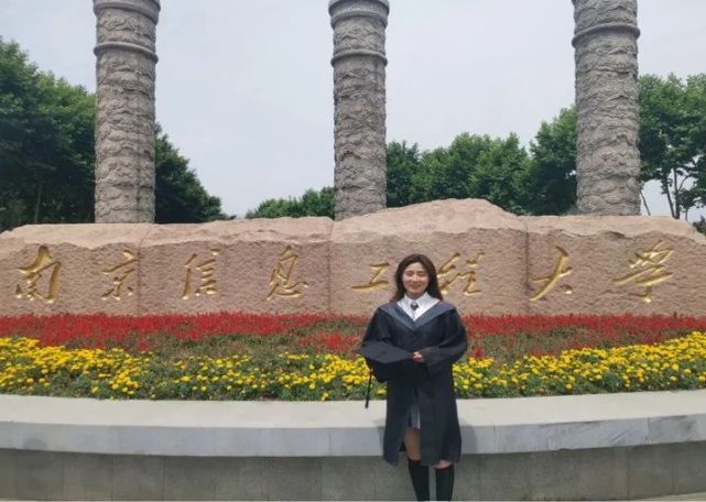 她曾在2017年至2019年进入广东清远某火箭军部队服役,荣获"优秀义务兵