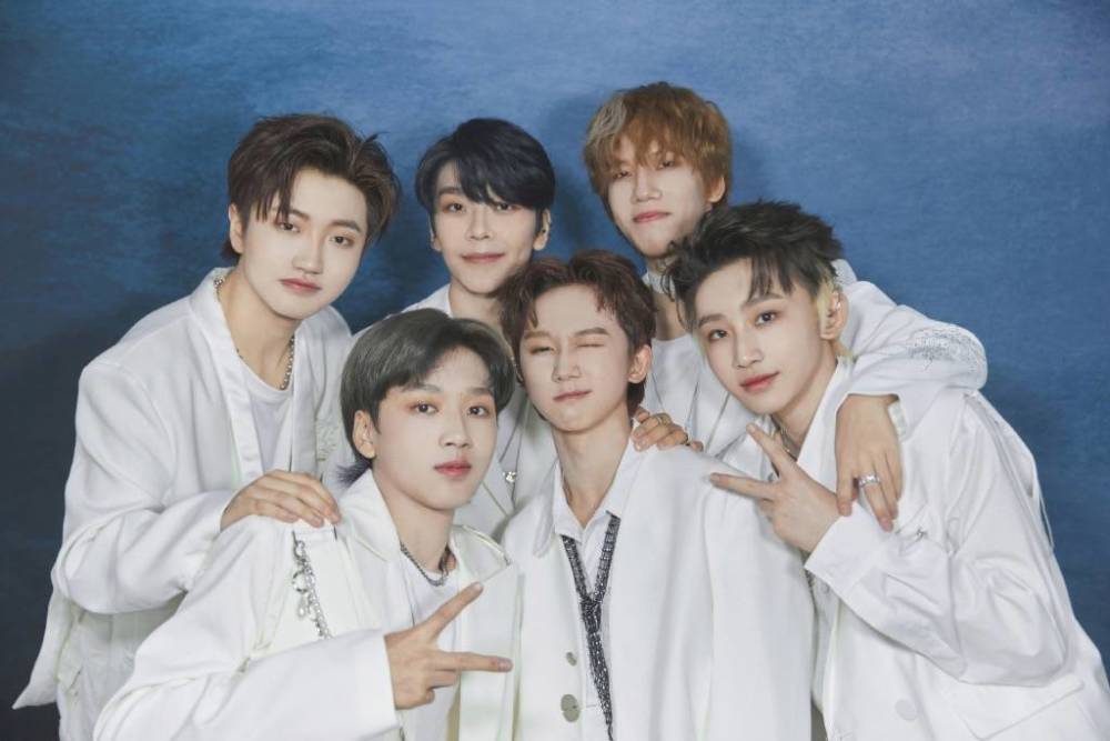 ep《i=u=we:你》中的《monster》,《做你自己(be urself)》以及翻唱