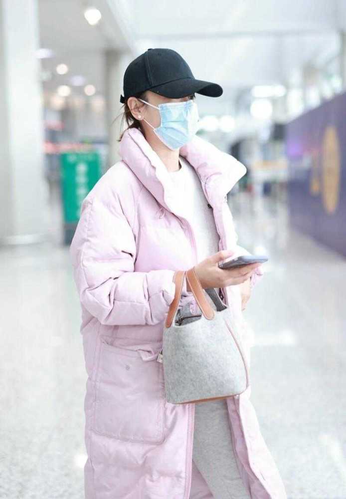 叶一茜“厉害了”！烂大街的羽绒服，也能穿得这么洋气减龄