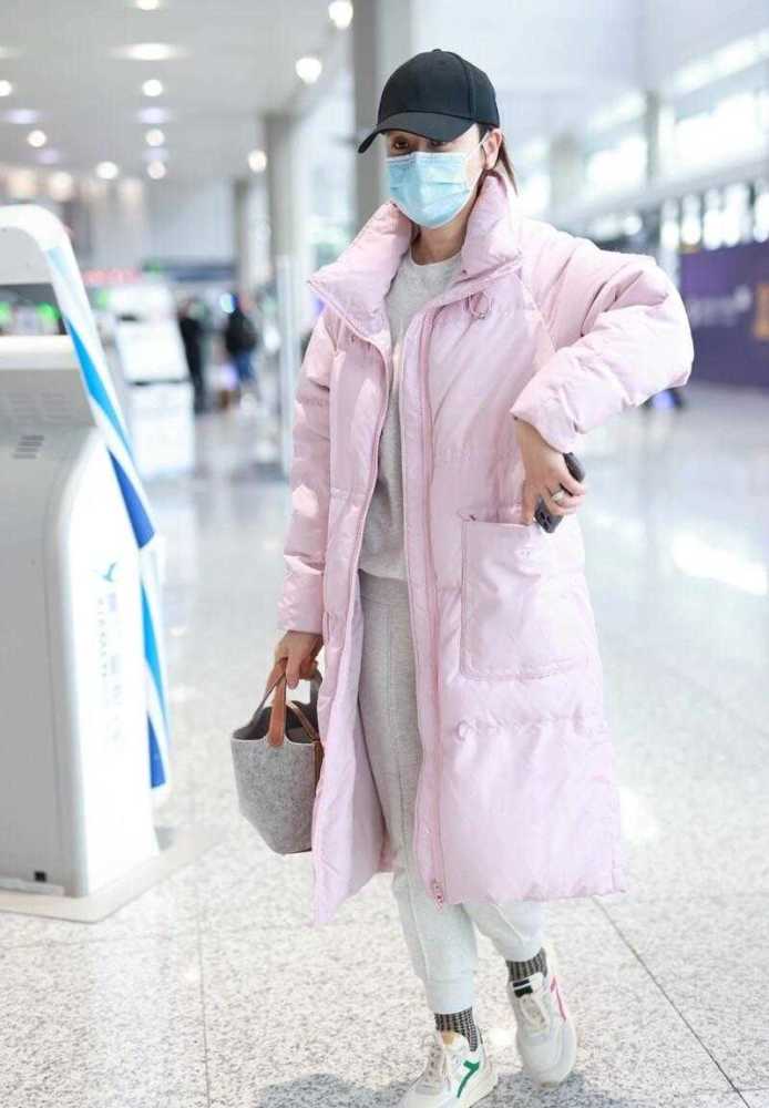 叶一茜“厉害了”！烂大街的羽绒服，也能穿得这么洋气减龄