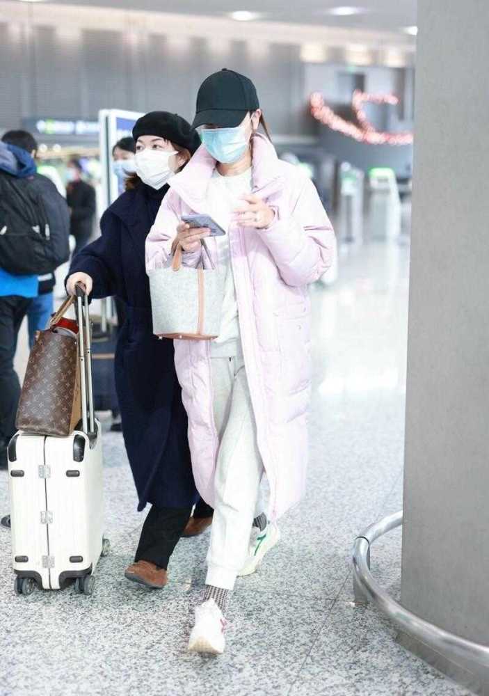 叶一茜“厉害了”！烂大街的羽绒服，也能穿得这么洋气减龄
