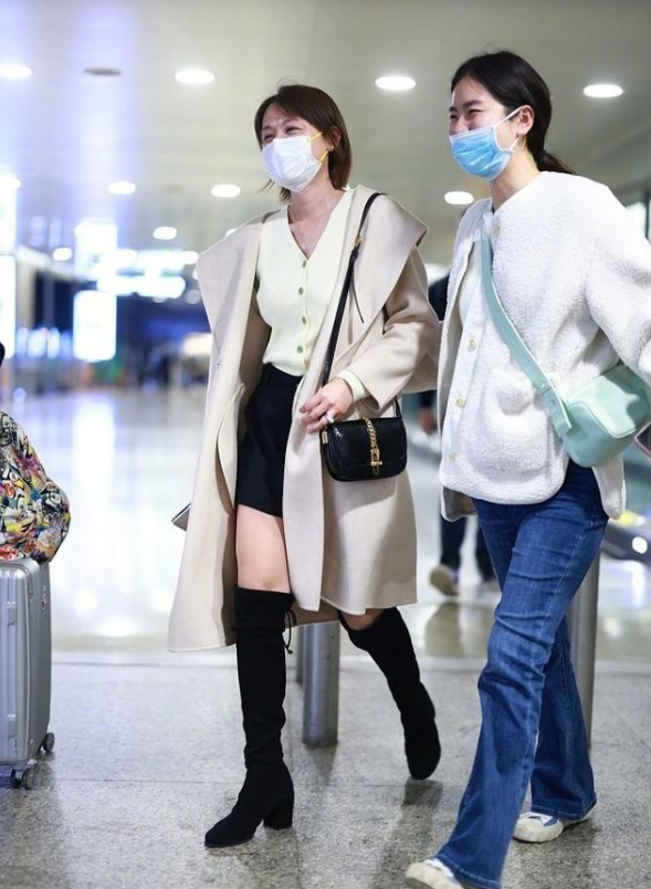 叶一茜“厉害了”！烂大街的羽绒服，也能穿得这么洋气减龄