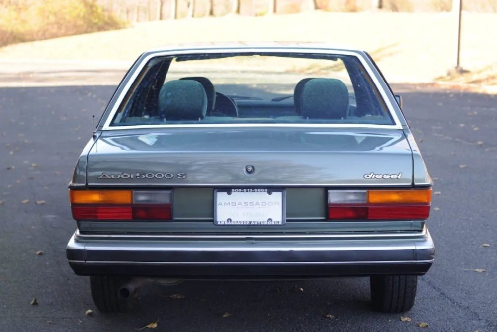 87款奥迪5000s柴油版赏析奥迪a6的鼻祖配绿天鹅绒座椅