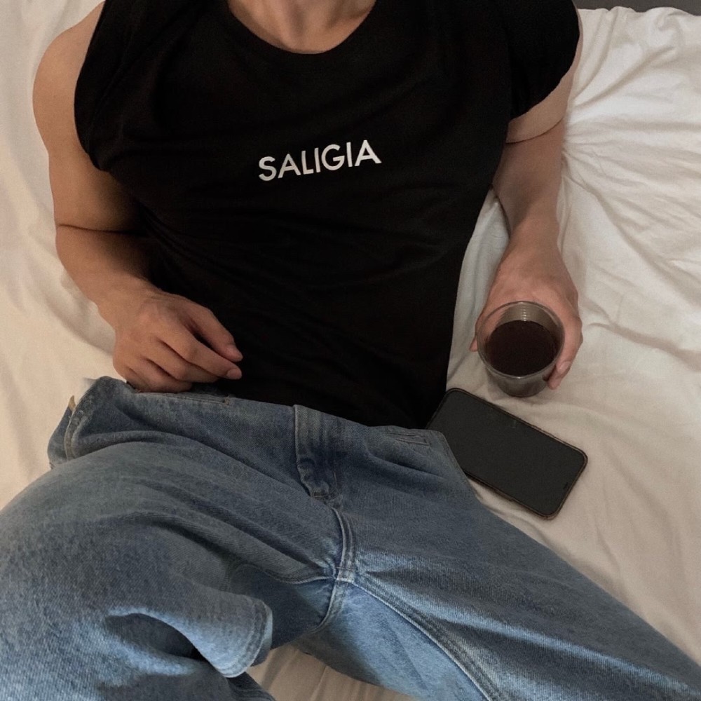 不露脸男头生命总是有光的