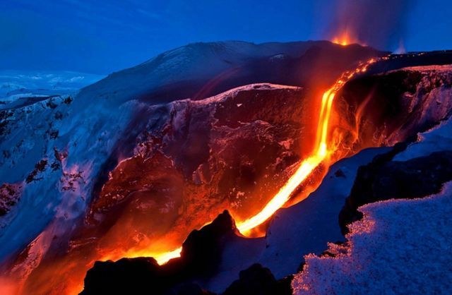 汤加火山喷发源在哪