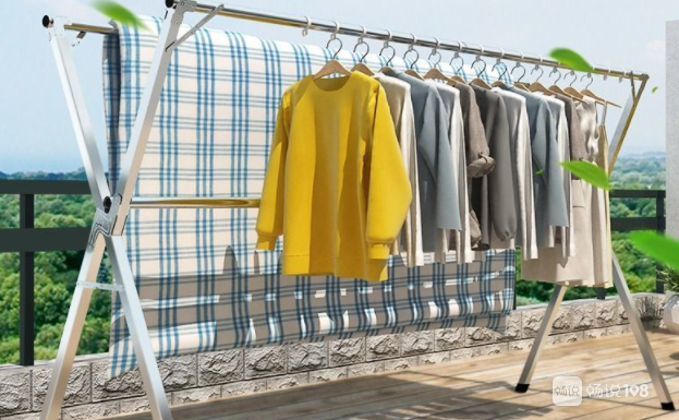 晒了一星期的衣服竟然被偷了!社友吐槽:这下没衣服穿了