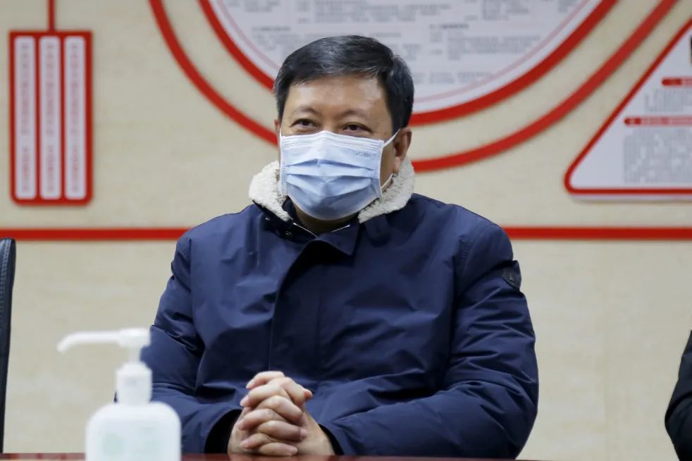 郑东新区党工委副书记周定友一行看望慰问"享受国务院特殊津贴专家"