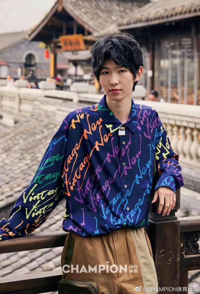 一诺成都茶馆大片来袭快来pick他的颜值吧