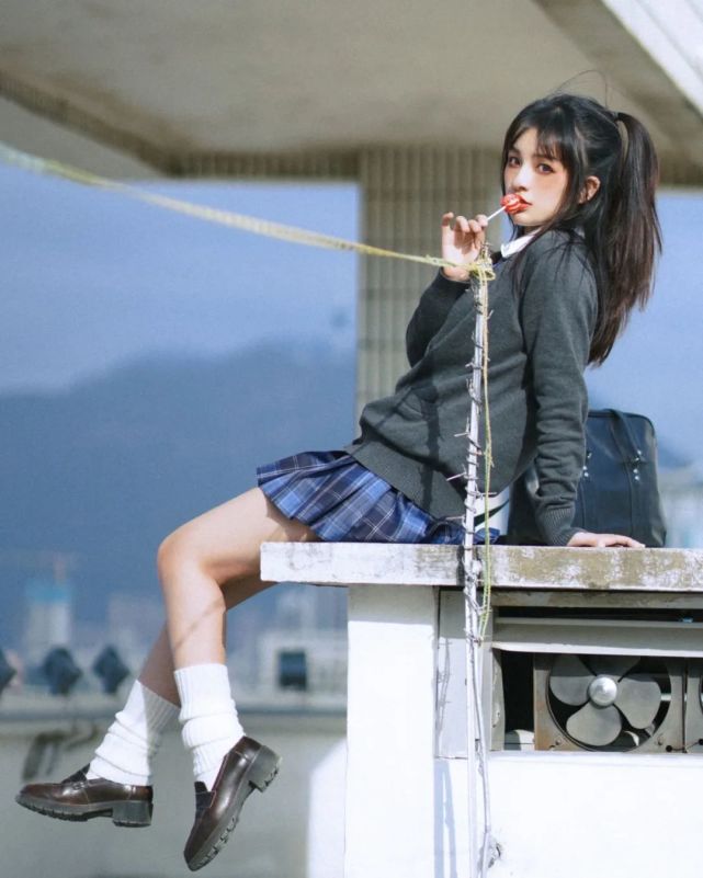 jk辣妹胶片风不良辣妹的jk上身记