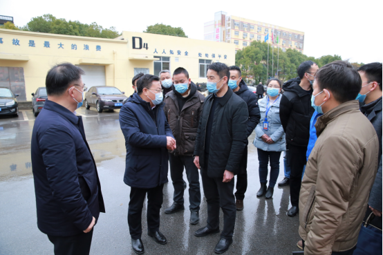龙卿吉督导调研春节前安全防范工作