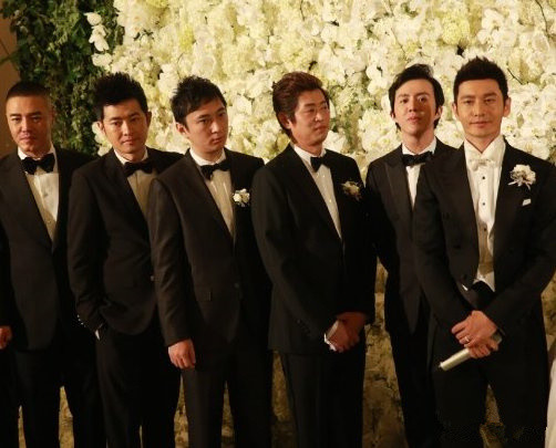 据知情群众透漏,单黄晓明伴郎团12个人随的礼就高达13500000,伴郎团上