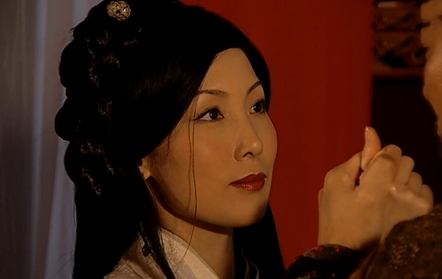 当然,吴美珩在时装剧《女人唔易做》领衔主演,担当女一号的表现,也