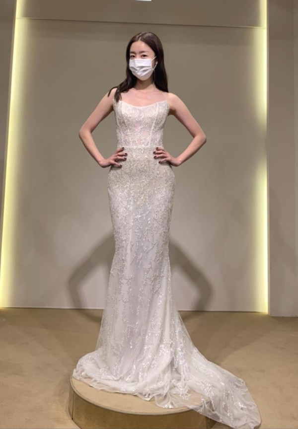 女团韩善花要结婚了吗第一次公开婚纱造型