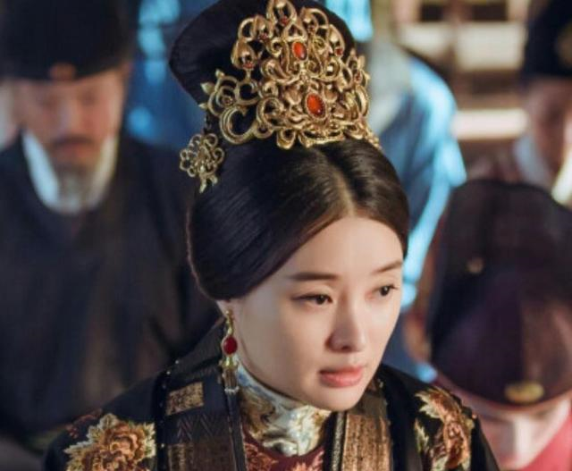 流言纷纷,而张太后当机立断宣布孙皇后所生的长子朱祁镇即位,也就是明