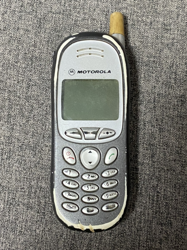 摩托罗拉t191 (来自:波波168)当年是当红歌手孙燕姿代言 (来自:波波