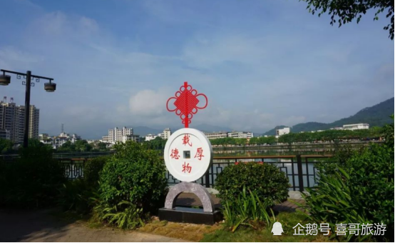 早上从德庆县出发,自驾至龙湖公园,游玩龙湖公园.