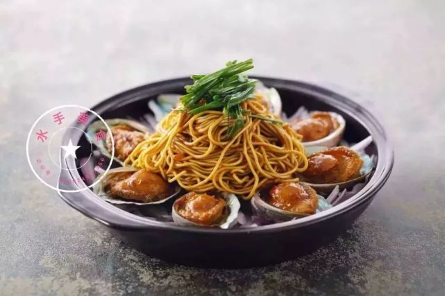 调料:海皇酱30克,烧汁25克,xo酱20克,葱油50克,花雕酒40克,老抽20克