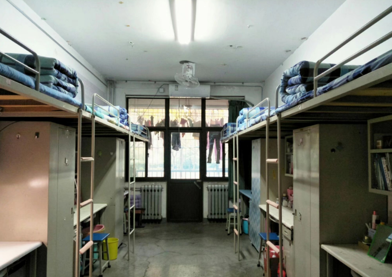 全国最寒碜大学宿舍排名上学堪比荒野求生看到图二网友慌了
